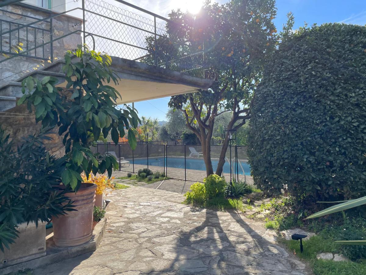 Bas De Villa Avec Acces Piscine Pres De Nice Cannes Monaco Carros Esterno foto
