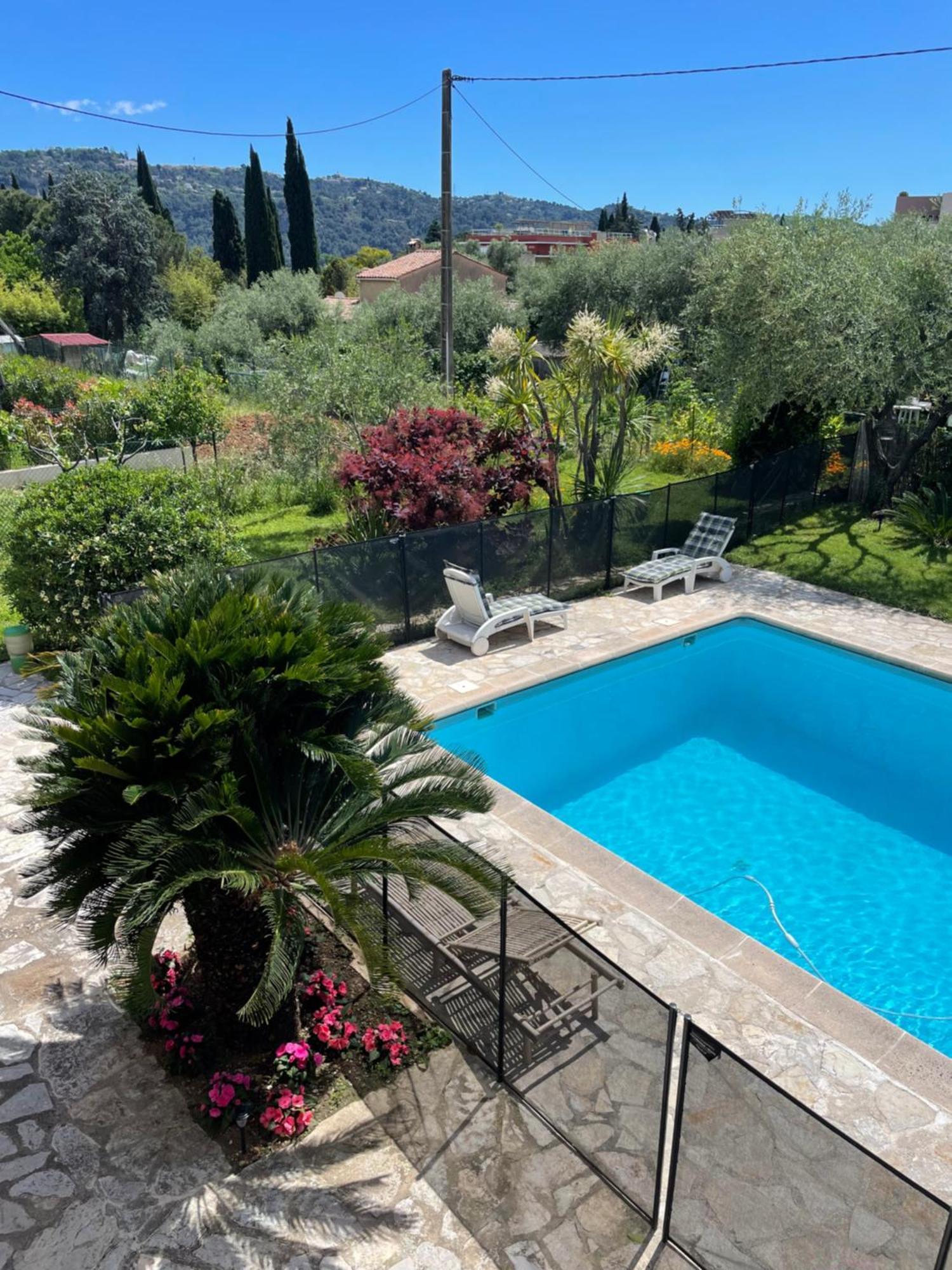 Bas De Villa Avec Acces Piscine Pres De Nice Cannes Monaco Carros Esterno foto