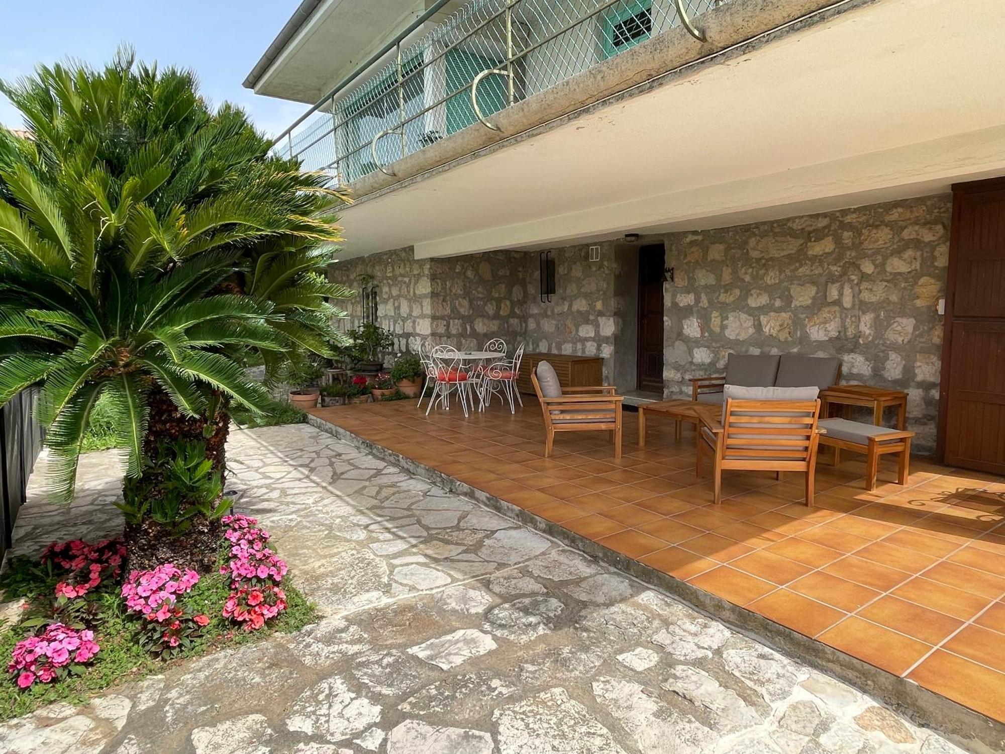 Bas De Villa Avec Acces Piscine Pres De Nice Cannes Monaco Carros Esterno foto
